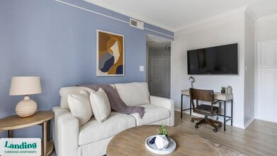 1601 W Arbrook Blvd in Arlington, TX - Foto de edificio - Building Photo