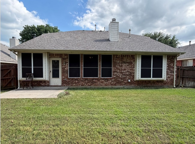 property at 2818 Liverpool Ln