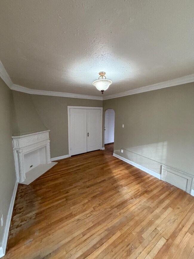 property at 2237 N Hubbard St