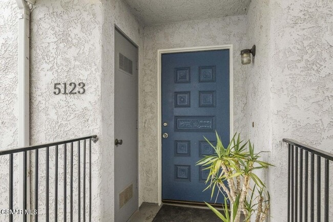 5123 Longfellow Way, Unit 5123 Longfellow Way in Oxnard, CA - Foto de edificio - Building Photo