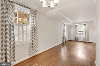 2941 S Dinwiddie St in Arlington, VA - Building Photo - Building Photo