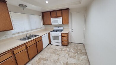 18745 Paseo Picasso in Irvine, CA - Building Photo - Building Photo