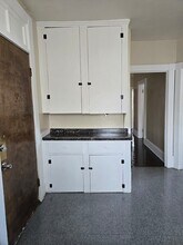 240 Locust St, Unit 4L in Springfield, MA - Foto de edificio - Building Photo