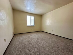 406 Kellywood Manor in New Kensington, PA - Building Photo - Building Photo