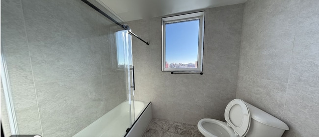 Astoria Point in Long Island City, NY - Foto de edificio - Building Photo