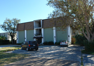 London Towne in Metairie, LA - Building Photo - Building Photo