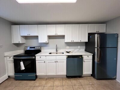 19 Byron Rd, Unit 2 BED New Fridge Oven in Ashland, MA - Building Photo - Building Photo