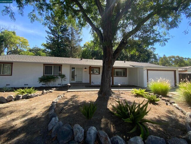 property at 632 Everett Dr