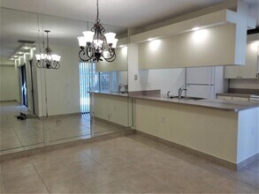 2425 24th Ct in Jupiter, FL - Building Photo - Building Photo