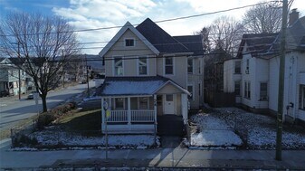 24 Robinson St in Binghamton, NY - Building Photo
