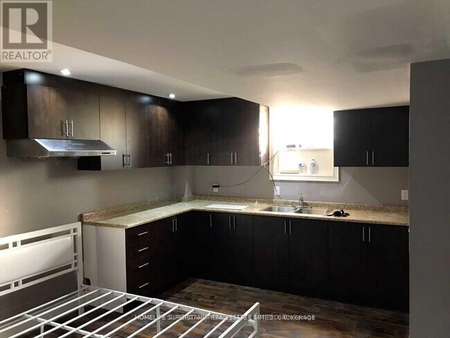 7 Bramtrail Gate in Brampton, ON - Building Photo - Building Photo