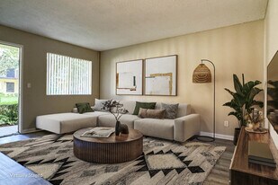 Orange Terrace Apartments in Long Beach, CA - Building Photo