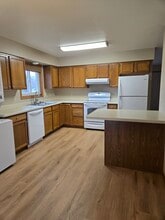 1600 Dennis Dr in Plover, WI - Building Photo - Building Photo