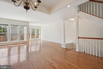 6323 Dunn Ct in Springfield, VA - Building Photo - Building Photo