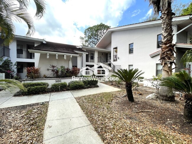 300 S Florida Ave, Unit Apt 100K in Tarpon Springs, FL - Building Photo - Building Photo