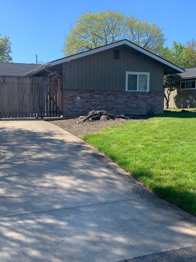 property at 400-402 SE 118th Ave