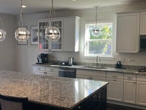 16W764 Hawthorne Ct in Willowbrook, IL - Building Photo - Building Photo