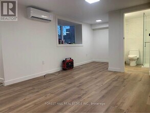 4 Hyfan Ct in Toronto, ON - Building Photo - Building Photo