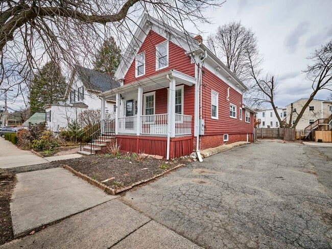 36 E Foster St in Melrose, MA - Building Photo - Building Photo