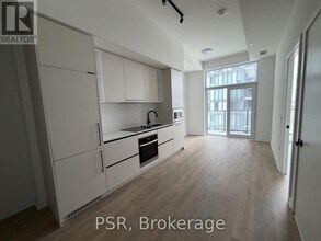 10 Graphophone Grv in Toronto, ON - Building Photo - Building Photo