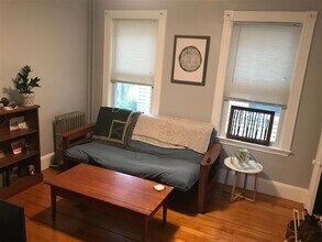 62 Eustis St, Unit 1 in Cambridge, MA - Building Photo - Building Photo