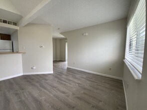 12474 W Nevada Pl, Unit 210 in Lakewood, CO - Foto de edificio - Building Photo