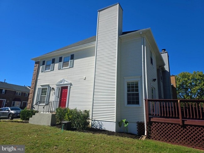 property at 7108 Pleasant Point Ct