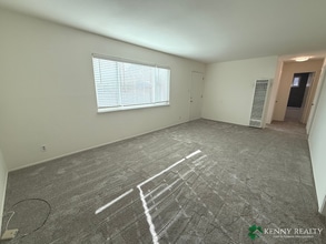 811 Olive Ave in South San Francisco, CA - Building Photo - Building Photo