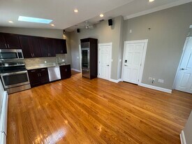 24 Ellington Rd, Unit 3 in Somerville, MA - Building Photo