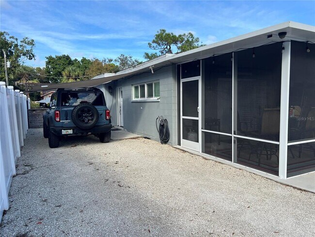 1742 8th St in Sarasota, FL - Building Photo - Building Photo