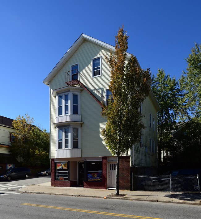 96-98 Academy Ave in Providence, RI - Foto de edificio - Building Photo