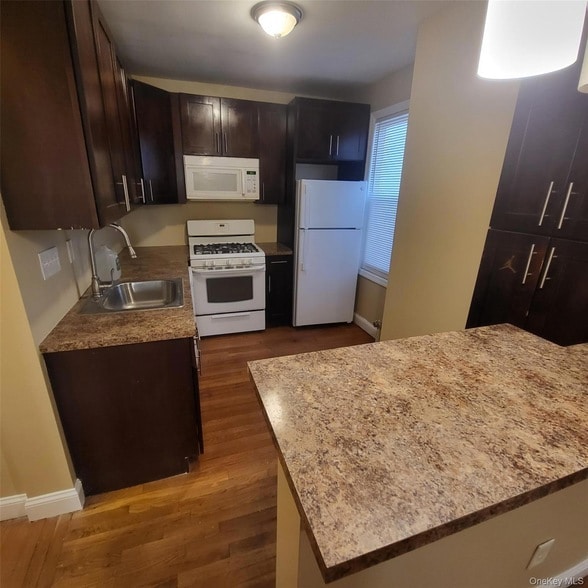 607 S 5th Ave, Unit 2nd Flr Duplex in Mount Vernon, NY - Foto de edificio - Building Photo