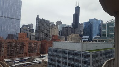 200 N Jefferson St, Unit 1907 in Chicago, IL - Foto de edificio - Building Photo