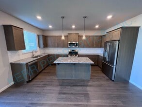 37433 Sockeye St in Sandy, OR - Building Photo - Building Photo