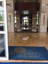 19501 W Country Club Dr in Aventura, FL - Building Photo