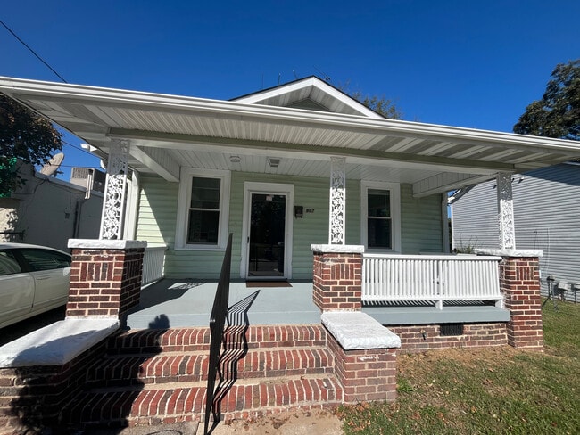 property at 907 Holloway St