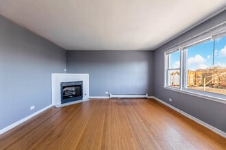 7718 S Jeffery Blvd in Chicago, IL - Building Photo - Building Photo