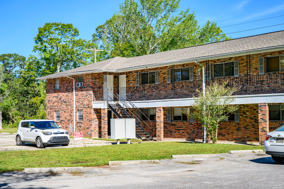 Patio Apartments in Pascagoula, MS - Building Photo