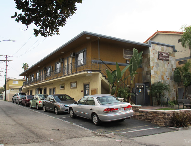 715 W 32nd Street in Los Angeles, CA - Foto de edificio - Building Photo