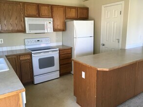 1395 NE 5th St in Redmond, OR - Building Photo - Building Photo