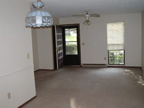 3274 Kristin Ct, Unit 3274 in Columbus, OH - Foto de edificio - Building Photo