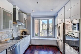 343 W 7th St in Charlotte, NC - Building Photo - Building Photo