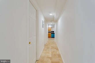 301 Loureiro Ln in Oxon Hill, MD - Building Photo - Building Photo