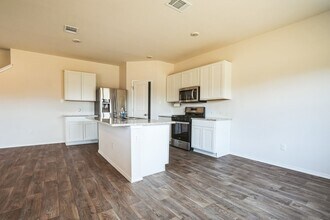 4011 Basil Mdw in Von Ormy, TX - Building Photo - Building Photo