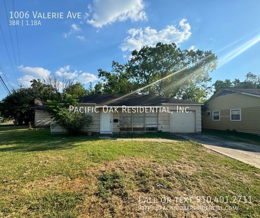 1006 Valerie Ave in Pasadena, TX - Foto de edificio