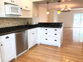 10 Donagh Ct in Timonium, MD - Building Photo - Building Photo