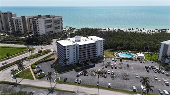 1 Bluebill Ave, Unit 709 in Naples, FL - Building Photo