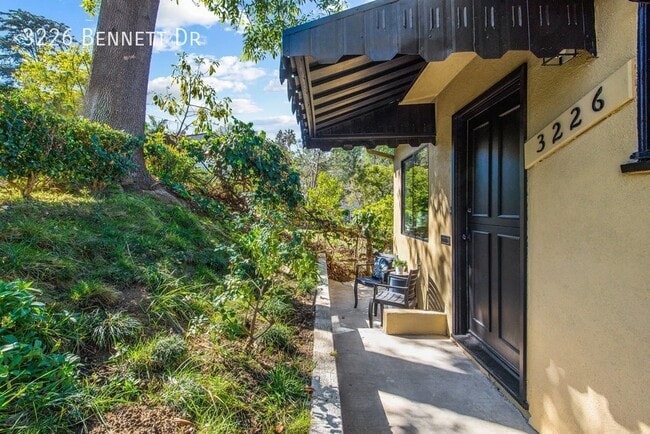 3226 Bennett Dr in Los Angeles, CA - Building Photo - Building Photo