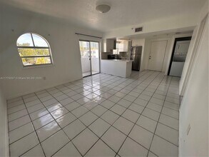 3052 SW 27th Ave in Miami, FL - Building Photo - Building Photo