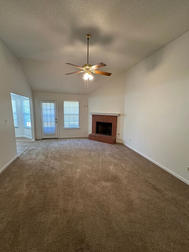 7652 Baysweet Dr in Memphis, TN - Foto de edificio - Building Photo